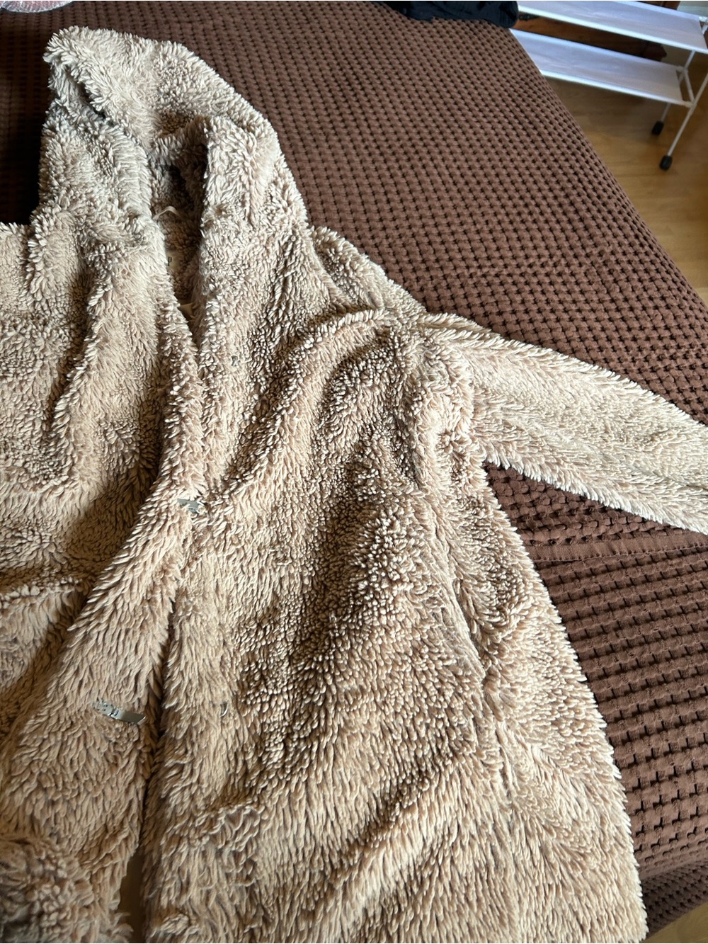 GAP Women's Plush Teddy Jacket in Light Tan - Picture 3 of 6